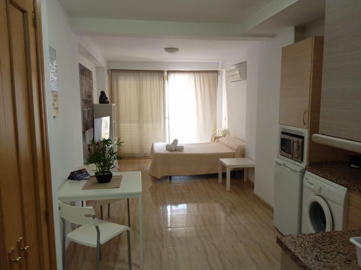 Puerta Del Sol Trm Only Adults Aparts Torremolinos Exterior photo