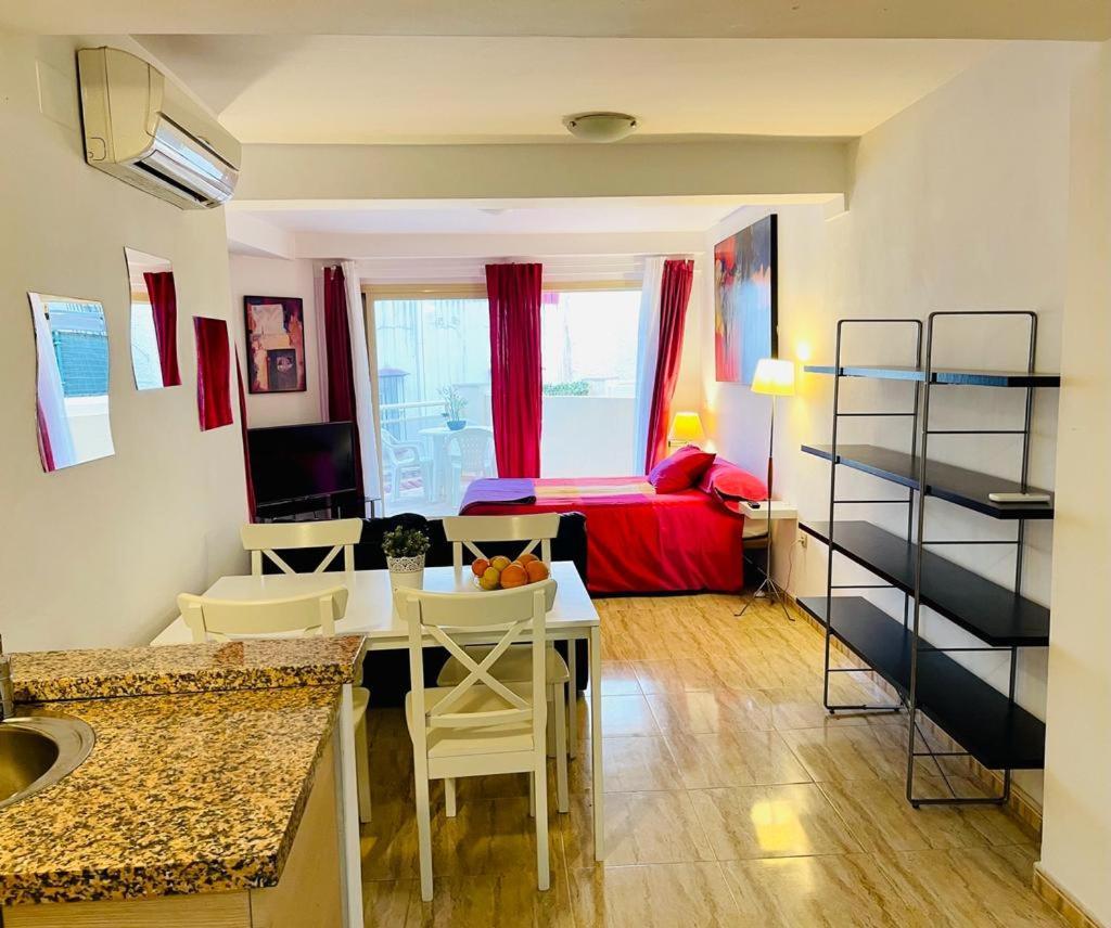 Puerta Del Sol Trm Only Adults Aparts Torremolinos Exterior photo