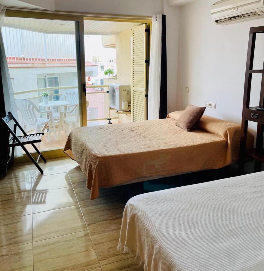 Puerta Del Sol Trm Only Adults Aparts Torremolinos Exterior photo
