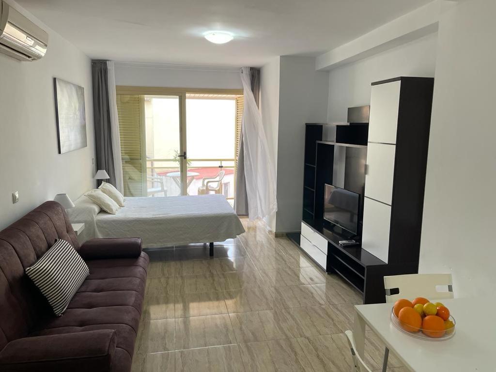 Puerta Del Sol Trm Only Adults Aparts Torremolinos Exterior photo